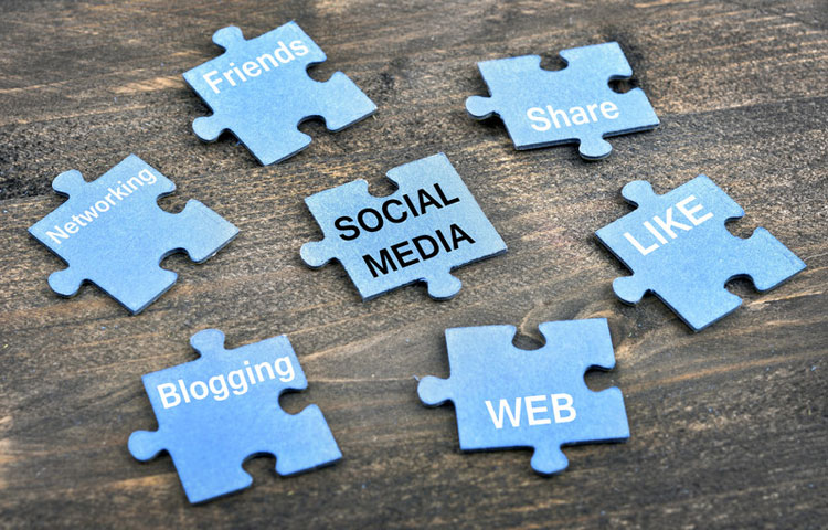 Main Challenges in Social Media and How to Tackle Them Social Media